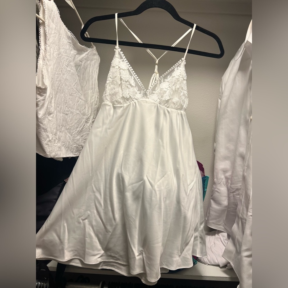 Flora Nikrooz Kylie Chemise Slip & Robe